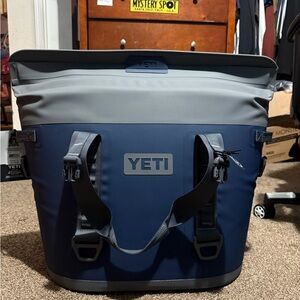 YETI Hopper M30